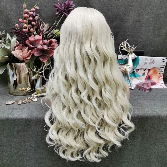 Beautiful Lace Front Wig 22-24 inches!! main image 7